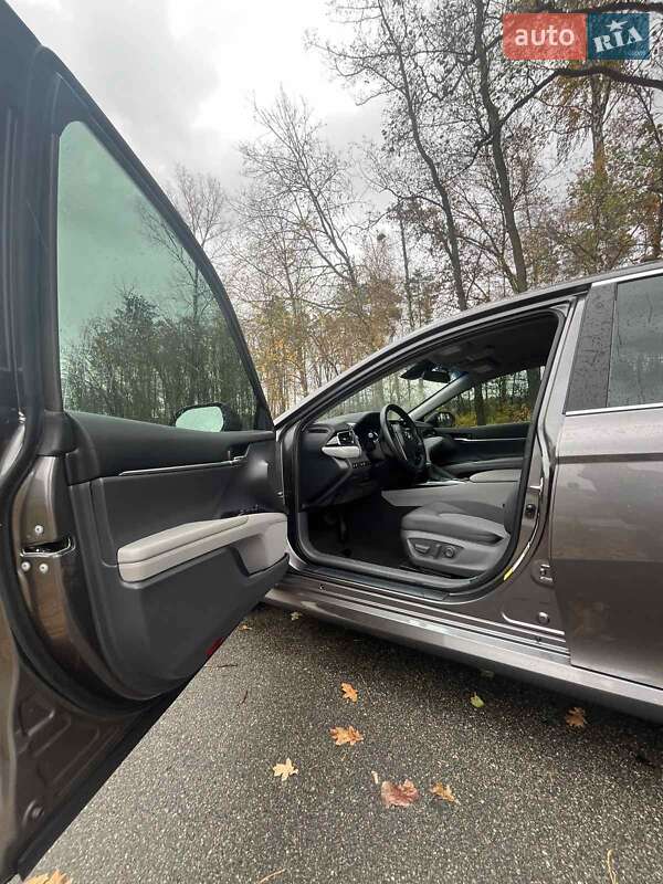 Седан Toyota Camry 2020 в Макарове