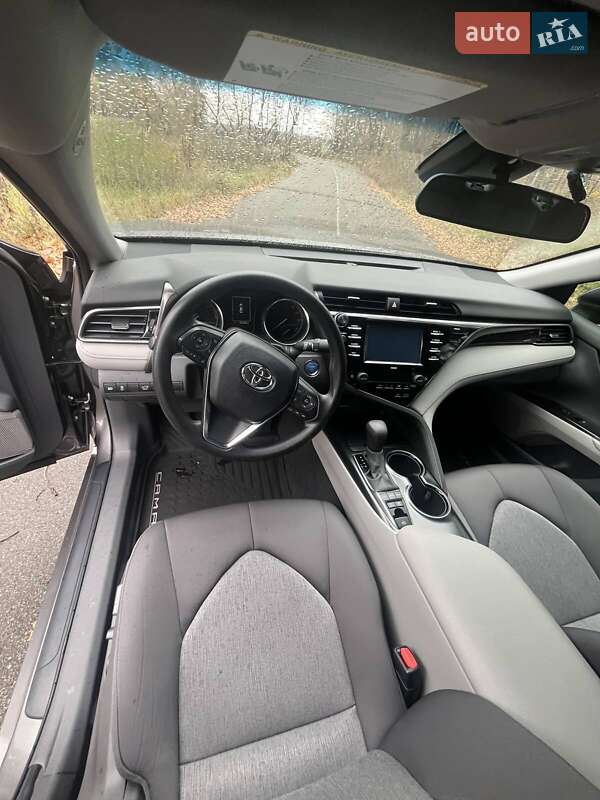 Седан Toyota Camry 2020 в Макарове