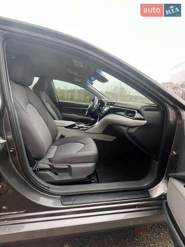 Седан Toyota Camry 2020 в Макарове