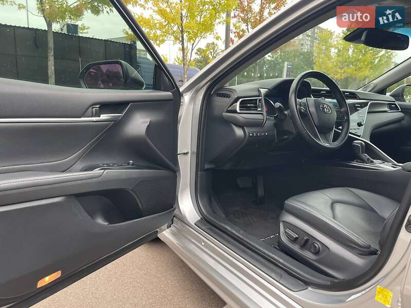 Седан Toyota Camry 2018 в Киеве фото 16 Седан Toyota Camry 2018 в Киеве