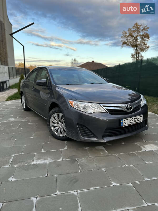 Седан Toyota Camry 2012 в Львове