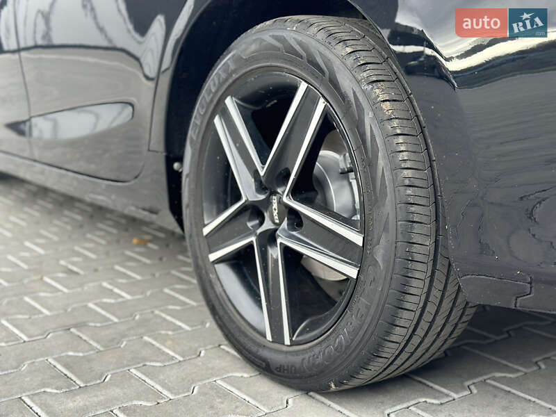 Седан Toyota Camry 2017 в Владимире фото 34 Седан Toyota Camry 2017 в Владимире