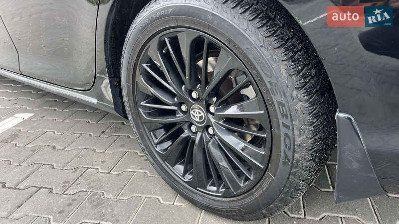 Седан Toyota Camry 2014 в Киеве