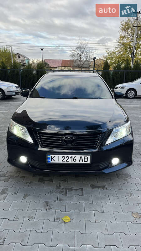 Седан Toyota Camry 2014 в Киеве