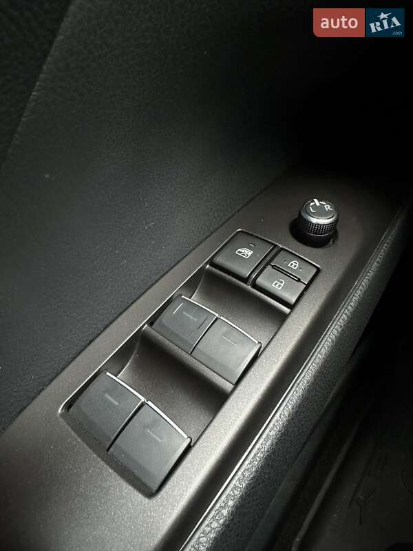 Седан Toyota Camry 2024 в Белогородке фото 36 Седан Toyota Camry 2024 в Белогородке