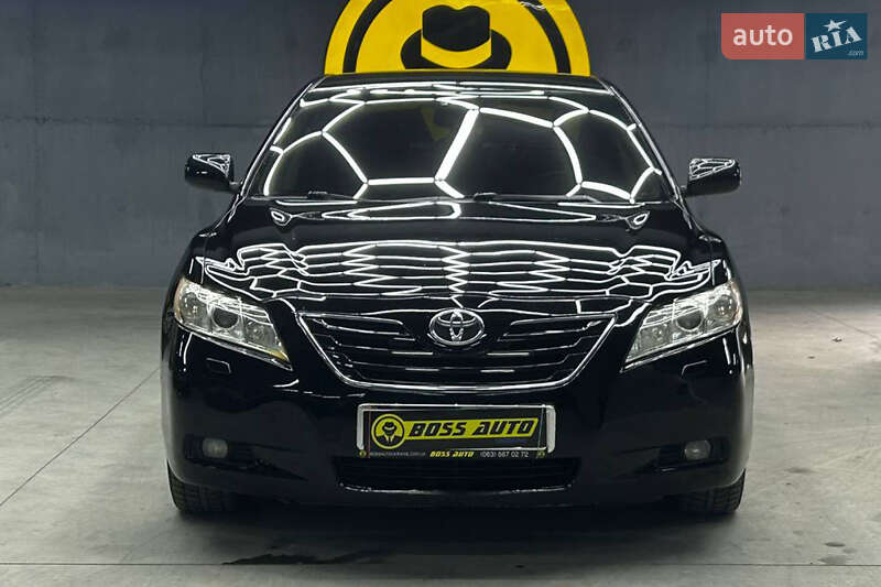 Седан Toyota Camry 2008 в Черновцах