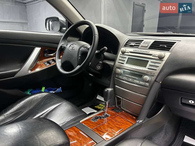 Седан Toyota Camry 2008 в Черновцах