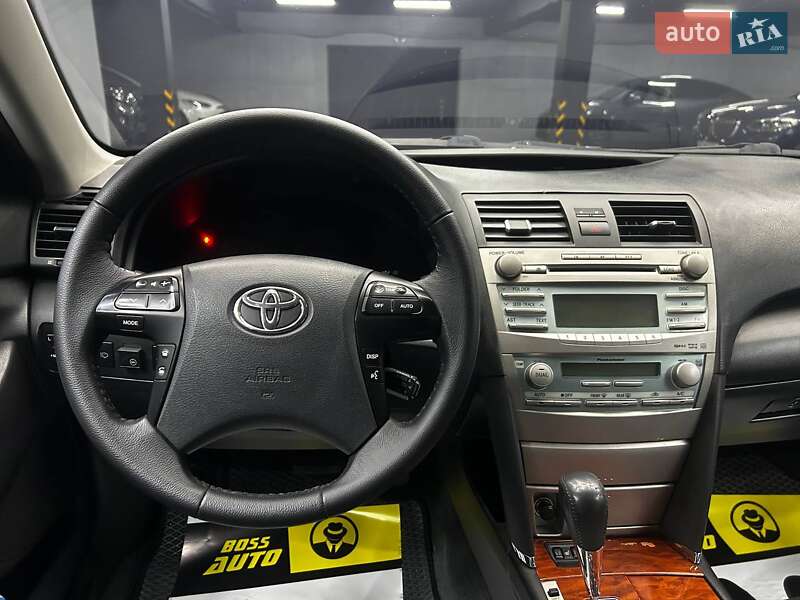 Седан Toyota Camry 2008 в Черновцах