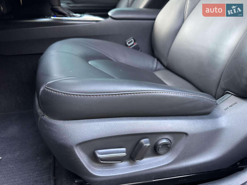 Седан Toyota Camry 2017 в Одессе