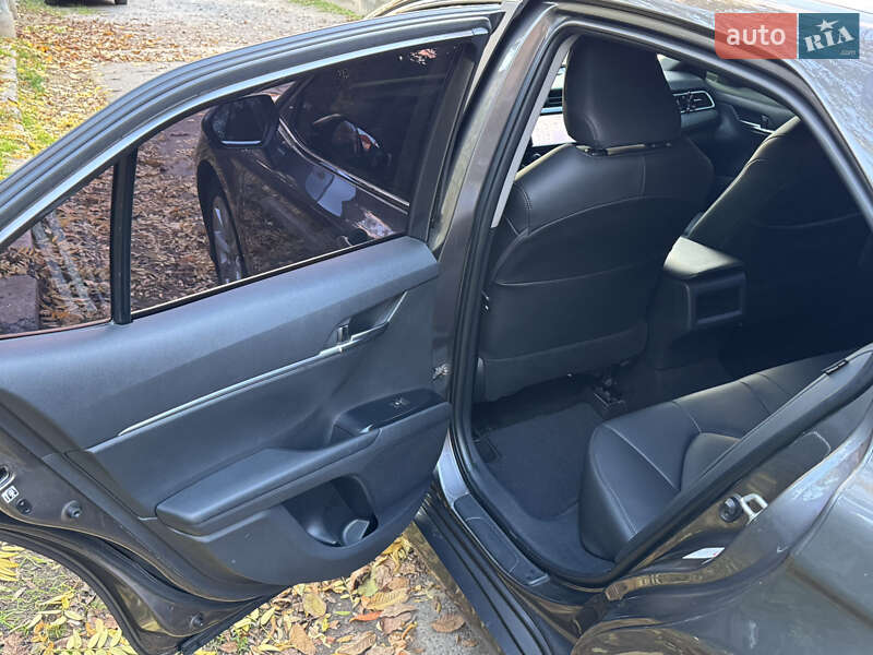 Седан Toyota Camry 2017 в Одессе