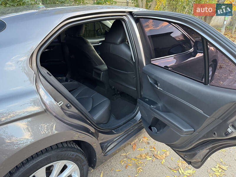 Седан Toyota Camry 2017 в Одессе