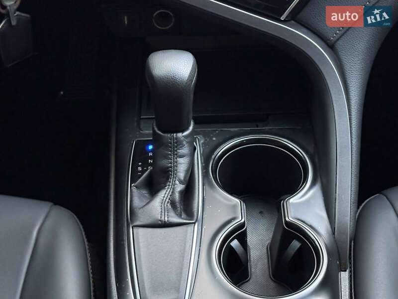 Седан Toyota Camry 2017 в Одессе