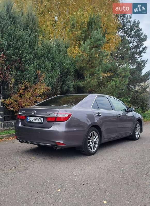 Седан Toyota Camry 2016 в Луцьку