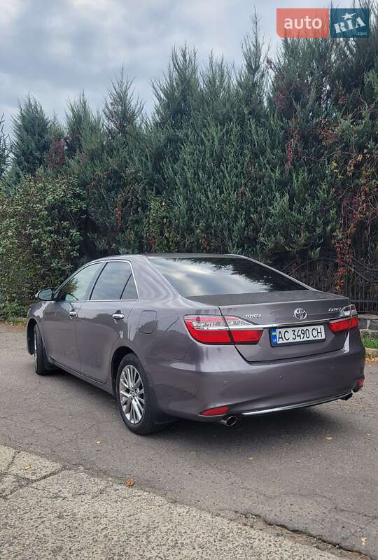 Седан Toyota Camry 2016 в Луцьку