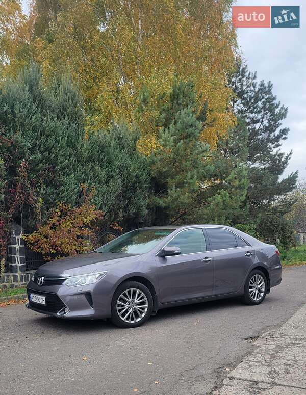 Седан Toyota Camry 2016 в Луцьку