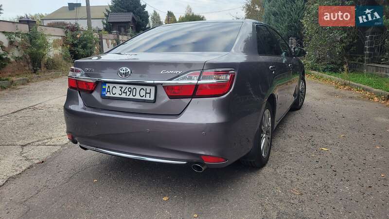 Седан Toyota Camry 2016 в Луцьку