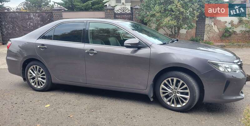 Седан Toyota Camry 2016 в Луцьку