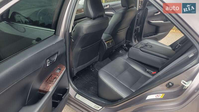 Седан Toyota Camry 2016 в Луцьку