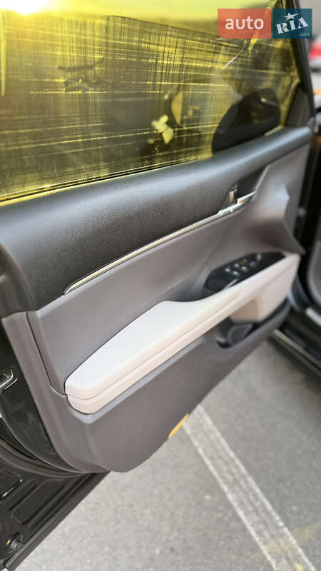 Седан Toyota Camry 2018 в Киеве фото 9 Седан Toyota Camry 2018 в Киеве