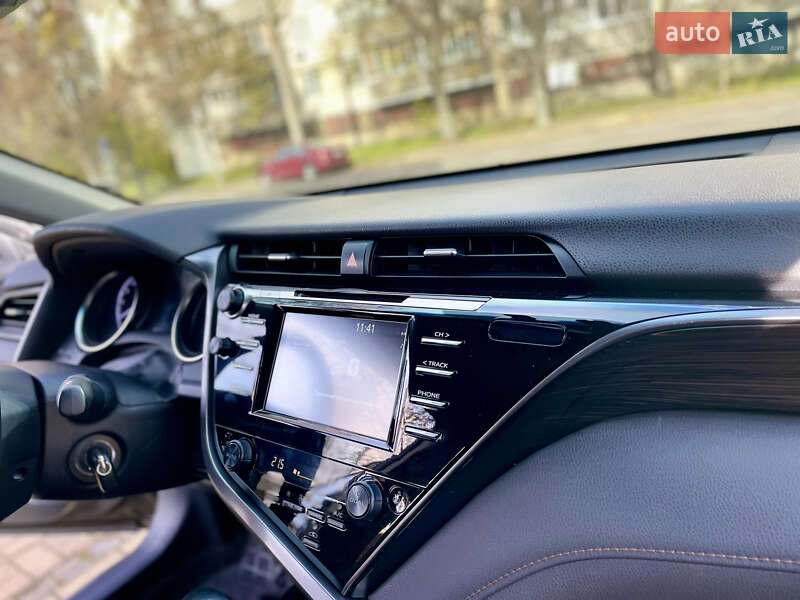 Седан Toyota Camry 2019 в Киеве фото 27 Седан Toyota Camry 2019 в Киеве