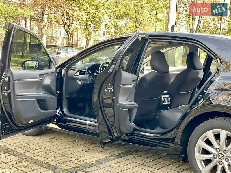 Седан Toyota Camry 2019 в Киеве фото 32 Седан Toyota Camry 2019 в Киеве