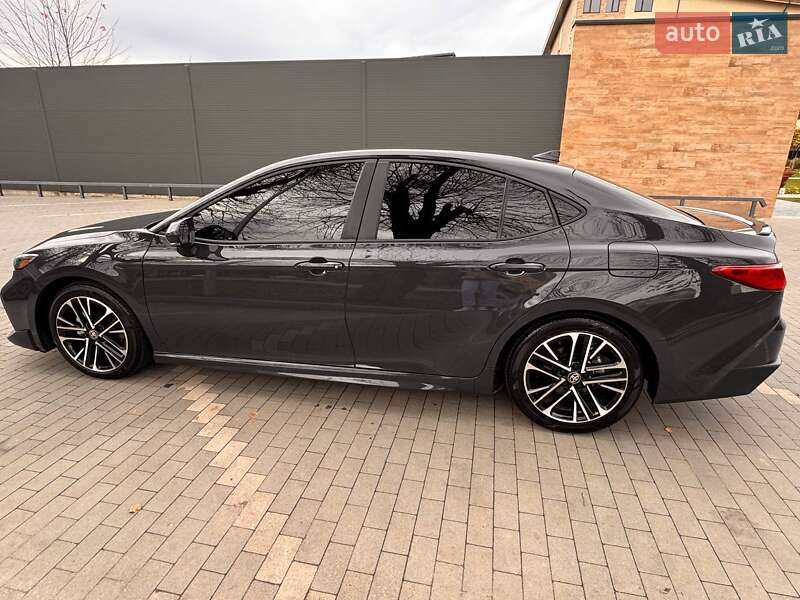 Седан Toyota Camry 2024 в Киеве