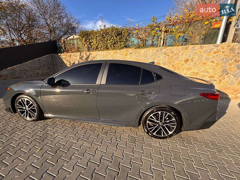 Седан Toyota Camry 2024 в Киеве