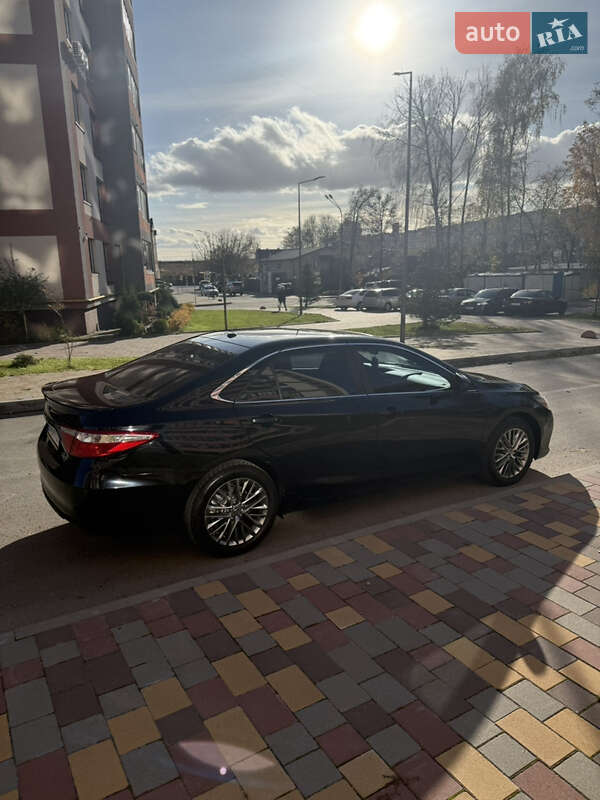 Седан Toyota Camry 2017 в Тернополе