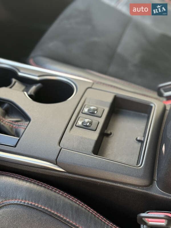 Седан Toyota Camry 2017 в Тернополе