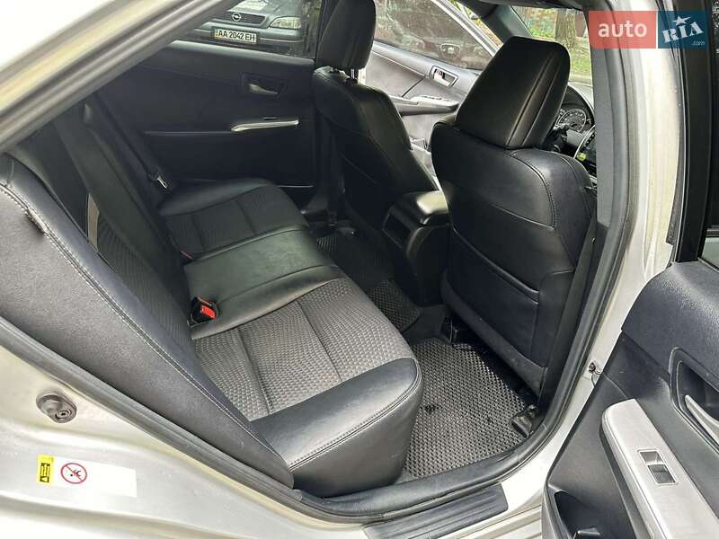 Седан Toyota Camry 2014 в Киеве