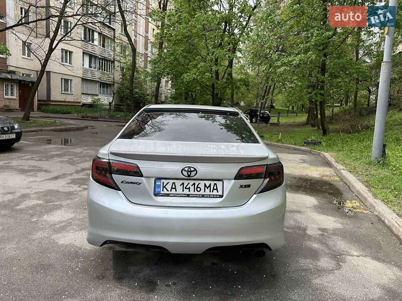 Седан Toyota Camry 2014 в Киеве