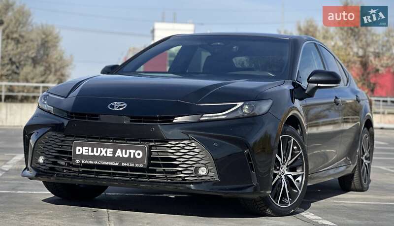 Седан Toyota Camry 2024 в Киеве