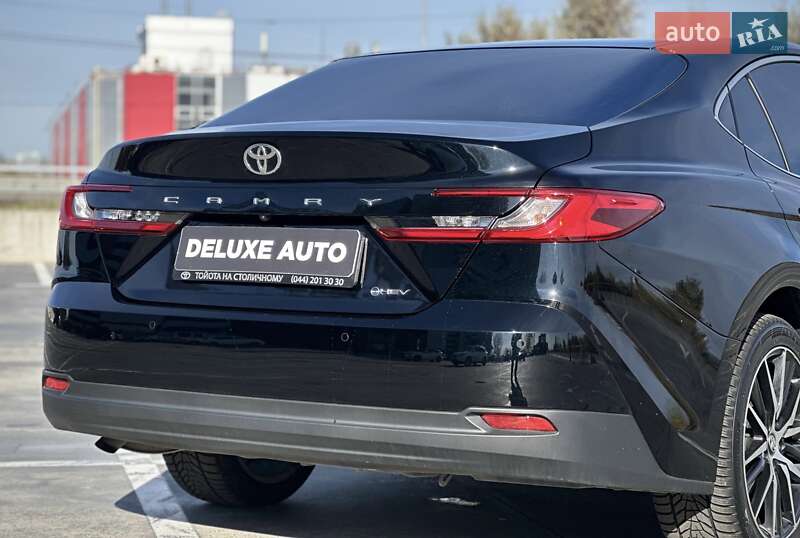 Седан Toyota Camry 2024 в Киеве