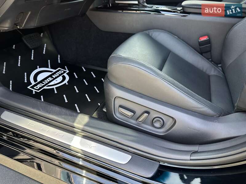 Седан Toyota Camry 2024 в Киеве