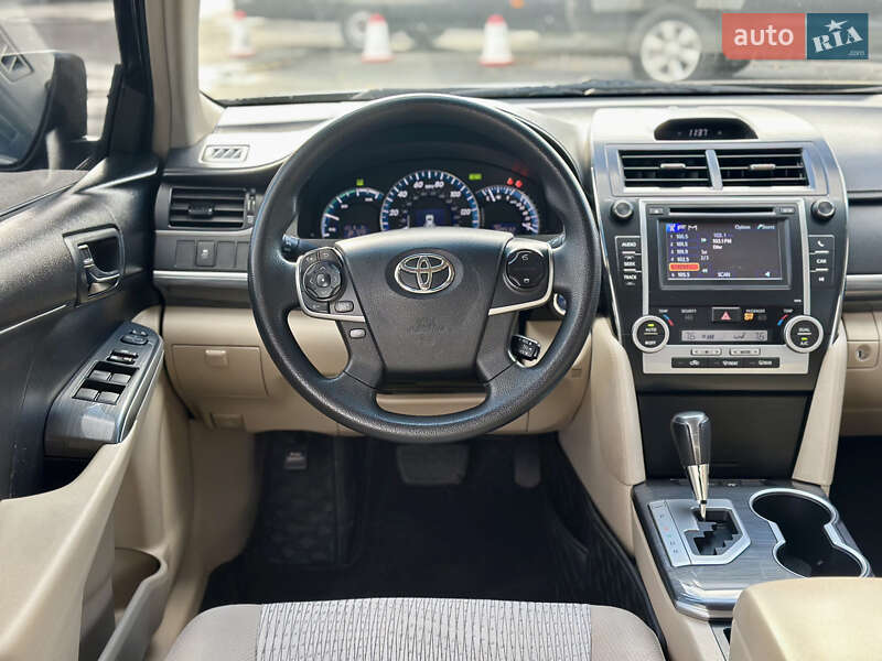 Седан Toyota Camry 2013 в Киеве фото 11 Седан Toyota Camry 2013 в Киеве
