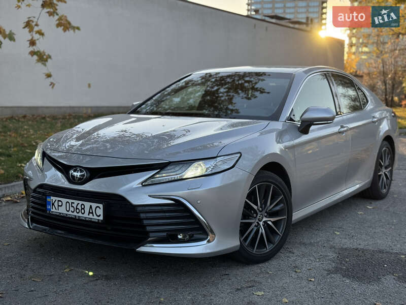 Toyota Camry 2021