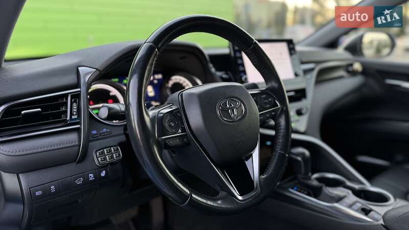 Седан Toyota Camry 2021 в Киеве