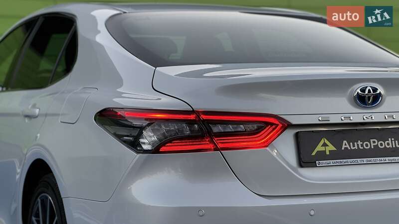 Седан Toyota Camry 2021 в Киеве