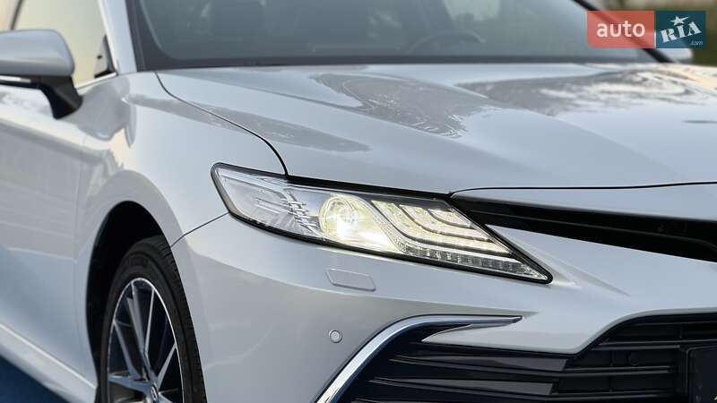 Седан Toyota Camry 2021 в Киеве