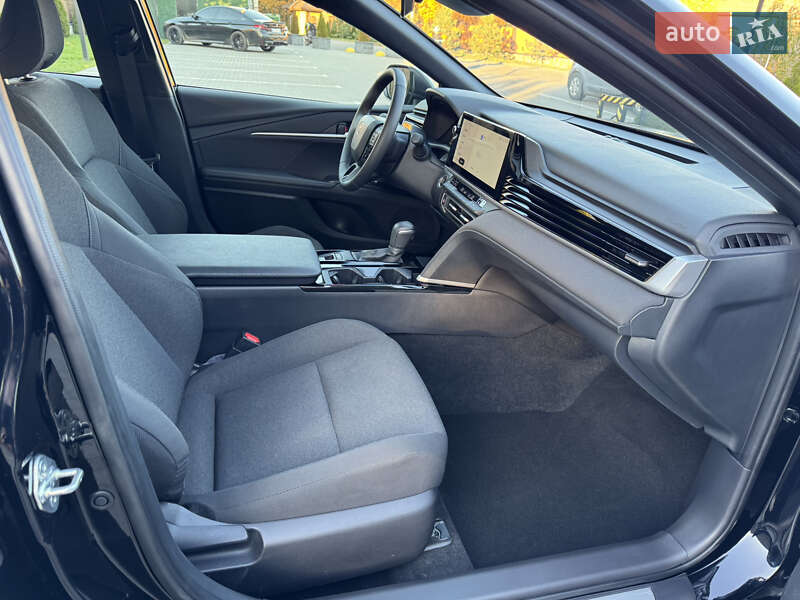 Седан Toyota Camry 2025 в Виннице фото 16 Седан Toyota Camry 2025 в Виннице