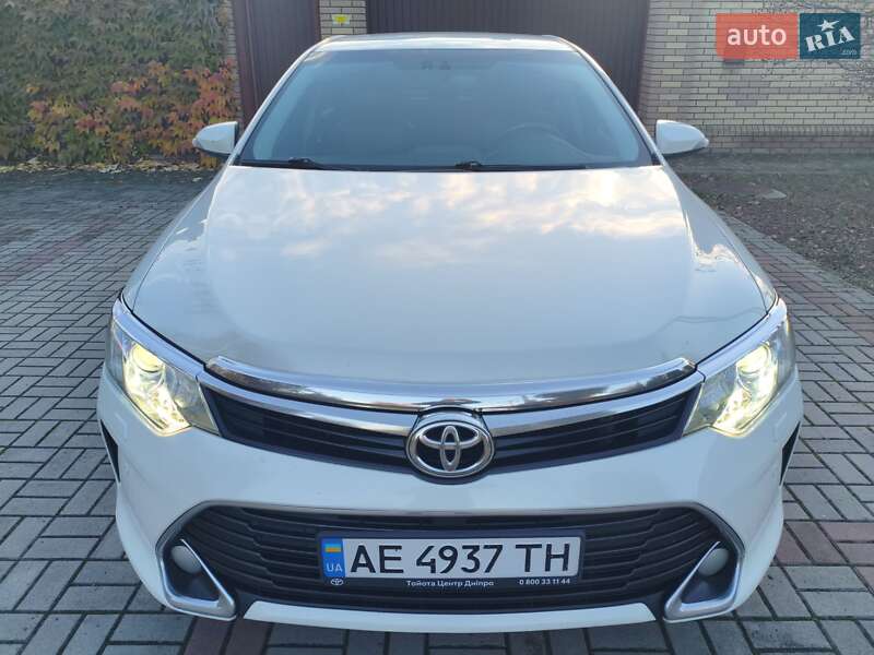 Седан Toyota Camry 2017 в Запорожье