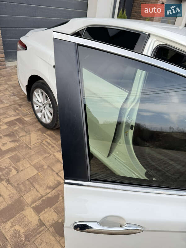 Седан Toyota Camry 2017 в Чернівцях