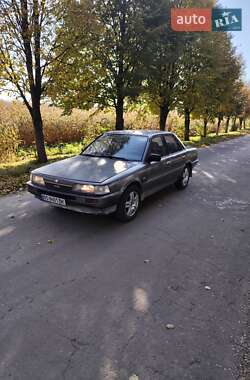 Седан Toyota Camry 1989 в Ровно