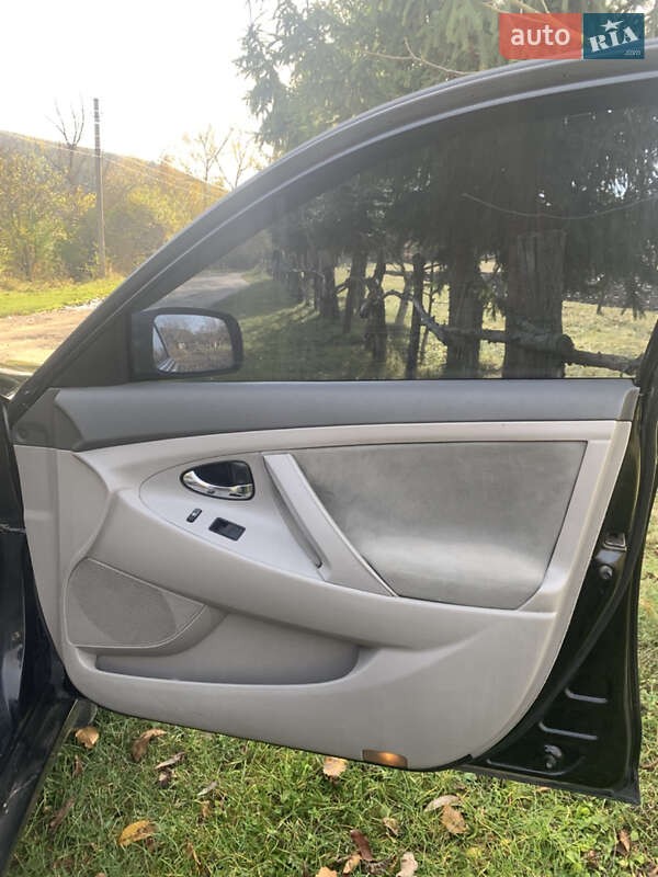 Седан Toyota Camry 2006 в Монастириській