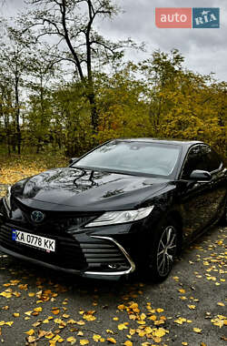 Седан Toyota Camry 2023 в Дніпрі
