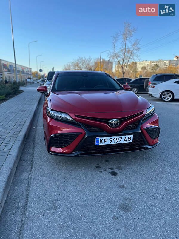 Седан Toyota Camry 2021 в Запорожье