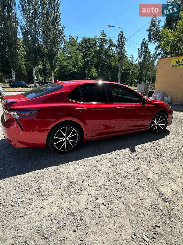 Седан Toyota Camry 2021 в Запорожье