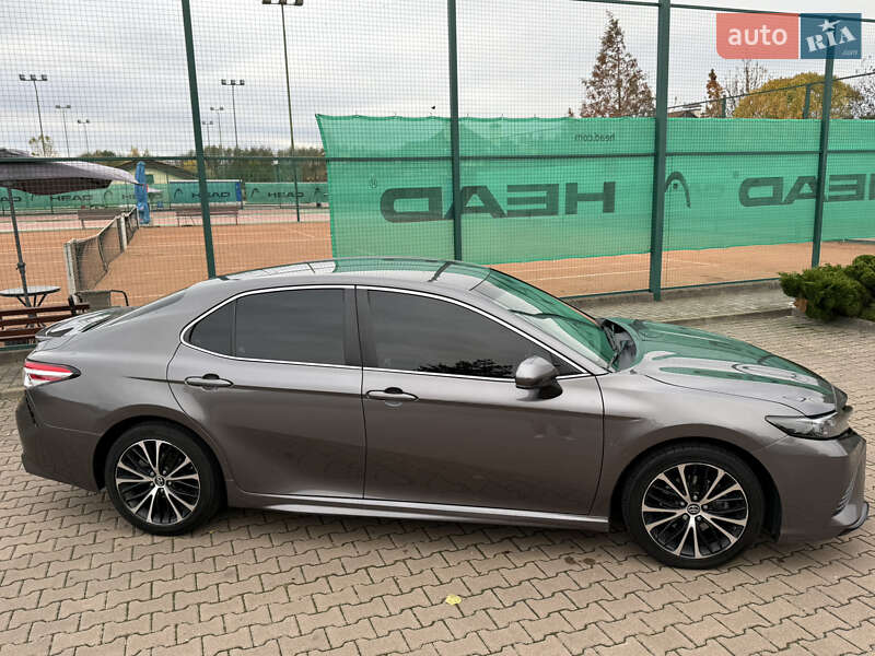 Седан Toyota Camry 2018 в Києві фото 10 Седан Toyota Camry 2018 в Києві