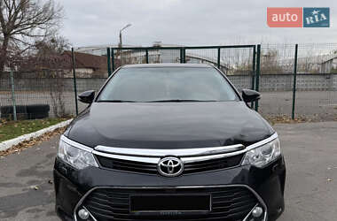 Седан Toyota Camry 2017 в Киеве