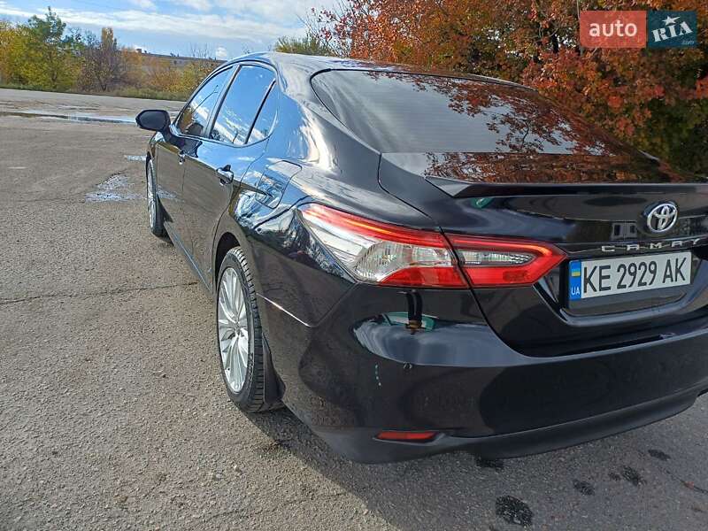 Седан Toyota Camry 2020 в Павлограде
